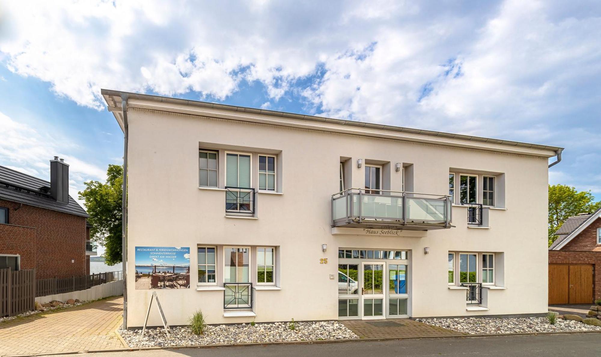 Haus Seeblick Mit 9 Wohnungen Alt Reddevitz Exterior photo